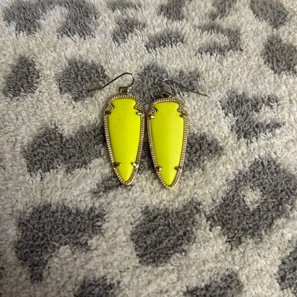 Kendra Scott Jewelry - ✨Kendra Scott Skylar Earrings ✨